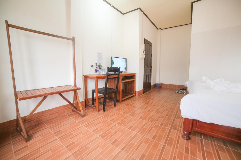 Maylay Guesthouse Vang Vieng Bagian luar foto
