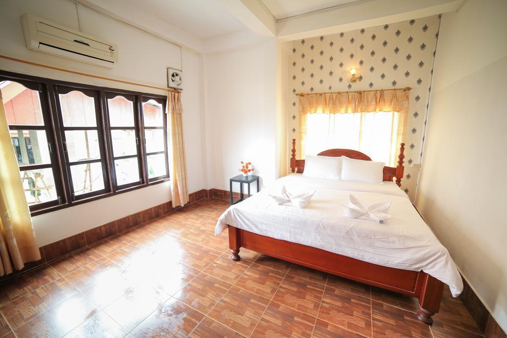 Maylay Guesthouse Vang Vieng Bagian luar foto