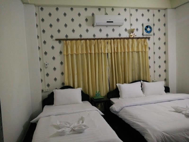Maylay Guesthouse Vang Vieng Bagian luar foto